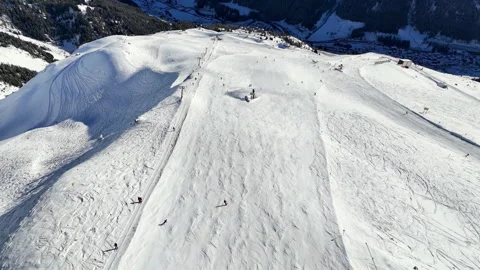 St Anton am Arlberg, Austria: Aerial view of famous ski resort in Tyrolean Alps Vidéo 287005034