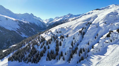 St Anton am Arlberg, Austria: Aerial view of famous ski resort in Tyrolean Alps Vidéo 287005472