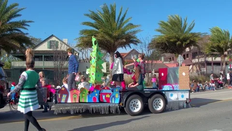 St Augustine Parade elf float Stock Footage 70591093