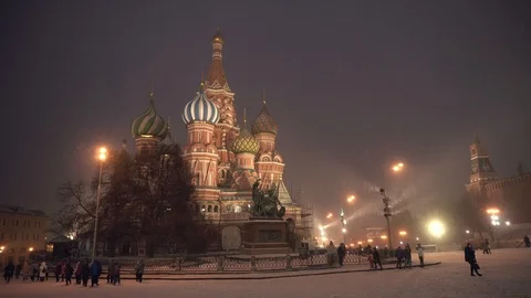 St. Basil's Cathedral and Red Square during a snowfall in Moscow, Russia Video stock 120806627