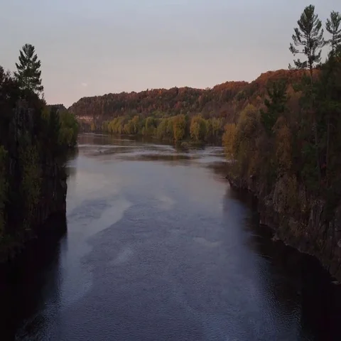 St Croix Valley Fall River on a Cool Fall Morning at Sunrise. Stock-Footage 69528973
