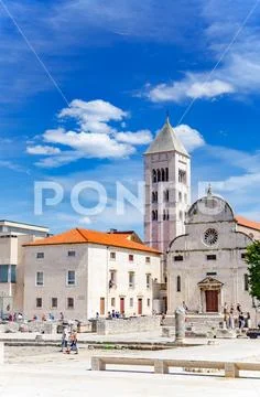 St. Donat church, forum and Cathedral of St. Anastasia bell tower in Zadar Stock Photos