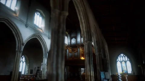 St. Giles Without Cripplegate Church located in the Barbican Estate in London Vídeo Stock 146210164