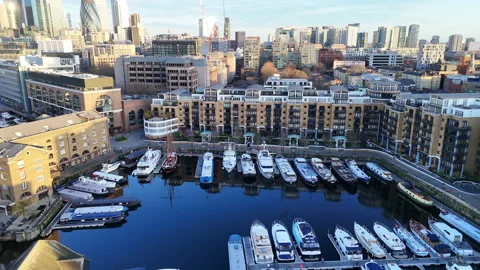 St. Katherine Docks. Video stock 330942564