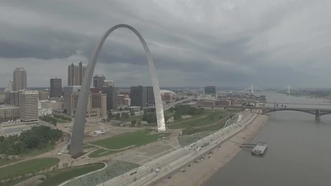 St. Louis Gateway Arch [Static] Video stock 113900667