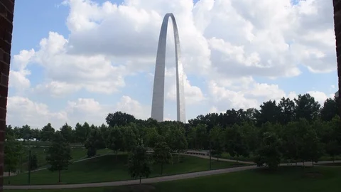 St. Louis Gateway Arch from train Stock-Footage 110074584