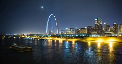 St. Louis, MO, USA - Gateway Arch and MS River - Timelapse zoom in Video stock 75288152