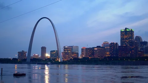 St. Louis skyline in the evening Video stock 112460295