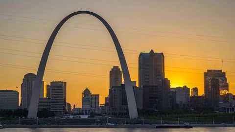 St louis sunset time lapse with river and arch 4k 1080p Stock Footage 77634496