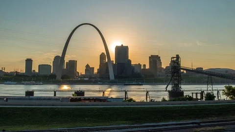 St louis sunset time lapse with river and arch 4k 1080p Stock Footage 77634500