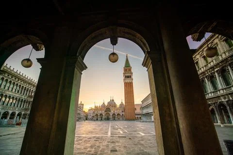 St. Mark's square in Venice during sunrise Foto stock