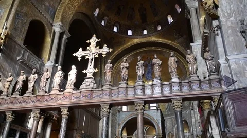 St Marks Venice Pan Up To Dome Stock Footage 70335384