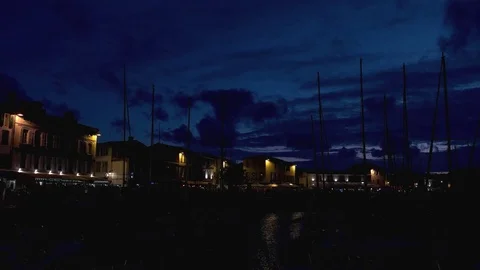 St Martins harbour, Ile de Re at night Vidéo 83810977