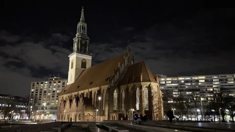 St. Mary's Church, Berlin in dramatic lightning (HDR) 库存影片 312823329