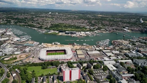 St marys pull back Southampton aerial view Stock Footage 257905234