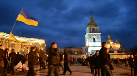 St. Michael cathedral, protesters, Euro maidan meeting in Kiev, Ukraine. Video stock 33420094