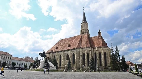 St Michael Cathedral in the Unirii Square in Cluj Napoca Transylvania, Romania 库存影片 60749853