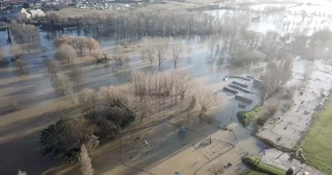 St Neots - River Ouse Burts Its Banks After Storm Bella, Skate Park, Allotments Stockbeeldmateriaal 145820361