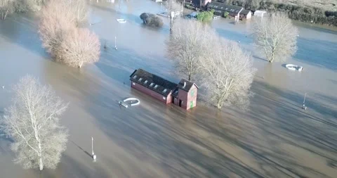 St Neots - River Ouse Burts Its Banks After Storm Bella -  Campsite 4K Stockbeeldmateriaal 145842004