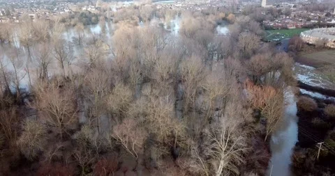 St Neots - River Ouse Burts Its Banks After Storm Bella -  Riveside Park 4K Stockbeeldmateriaal 145847067