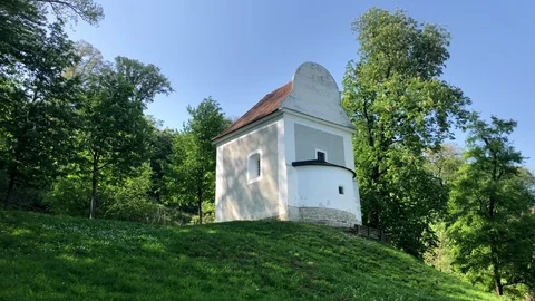 St. Nicholas' Chapel at Lainzer Tiergarten (2K) 库存影片 89168038