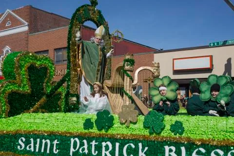 St. Patrick blessing crowd, St. Patricks Day Parade, 2014, South Boston, Foto stock