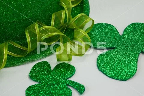 St Patricks Day leprechaun hat with shamrock Stock Photos