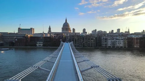 St. Paul's Cathedral with large dome and tall buildings against colourful sky Stock-Footage 157459264