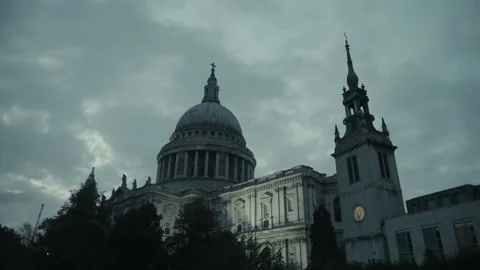 St. Pauls Cathedral, London, Dramatic Evening, tripod-shot | 4K Stock Footage 170752059