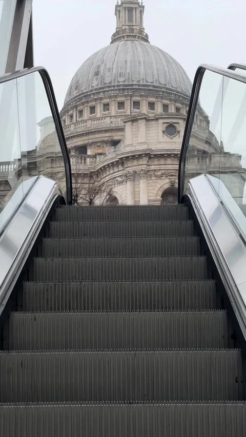 St Pauls Cathedral seen from an escalator exiting from One New Change building i Stock Footage 302022884