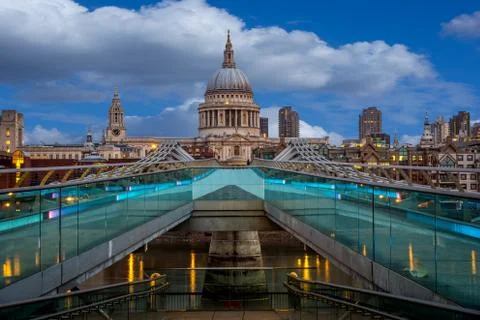 St pauls from the milenium bridge Foto stock