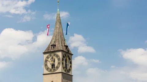 St. Peter church clock tower in Zurich, Switzerland. Time lapse video. Video stock 133012767