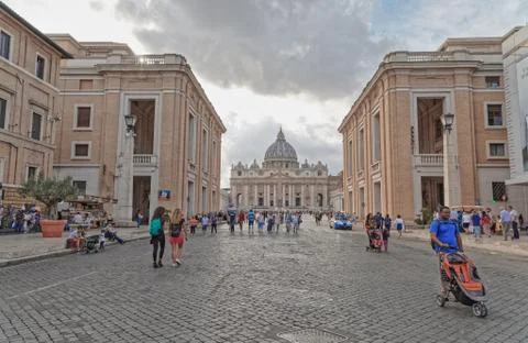 St. Peter square in Vatican cloudy day Foto stock