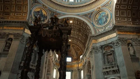 St. Peters Basilica Interior 65 (Editorial) Vídeos de archivo 336024320