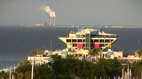 St Petersburg Pier with polution Stockbeeldmateriaal 445667