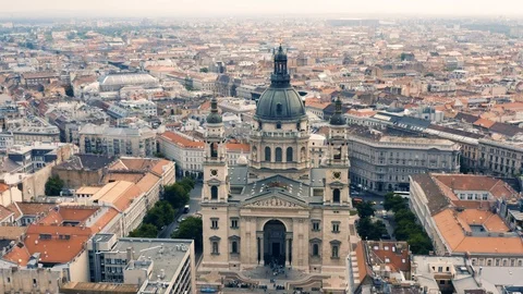 St. Stephen's Basilica in Budapest Stock Footage 113693582