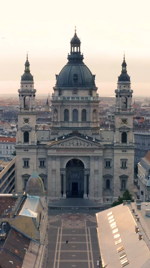 St. Stephen's Basilica in Budapest Video stock 221486074