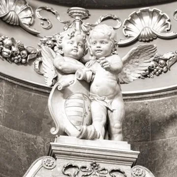 St. Stephen's Basilica interior with statue Stock Photos