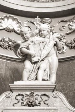 St. Stephen's Basilica interior with statue Stock Photos