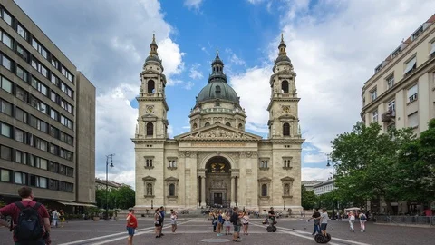 St. Stephen's Basilica time lapse in Budapest city, Hungary Video stock 99323777
