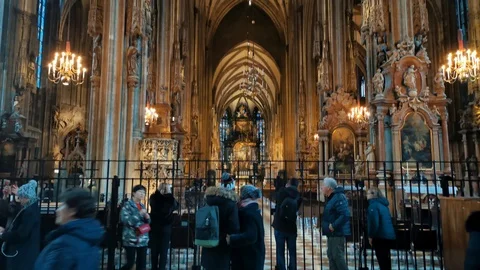 St. Stephen's Cathedral beautiful interior in center of Wien.  스톡 동영상 127641464