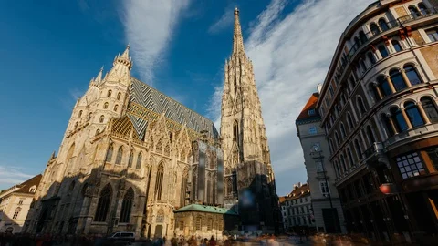 St. Stephen's Cathedral in the center of Vienna. Stock Footage 128561612