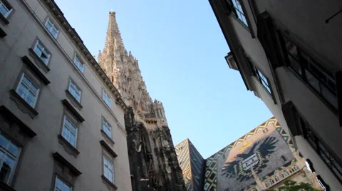 ST. STEPHEN'S CATHEDRAL WIEN LS 4 PAN Stock Footage 44810610
