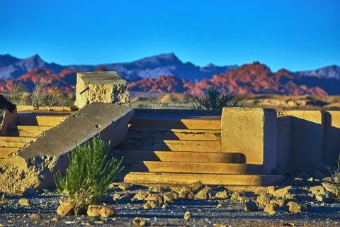 St Thomas Ghost Town Ruins With Desert Mountains At Golden Hour Nevada Stock-Fotos