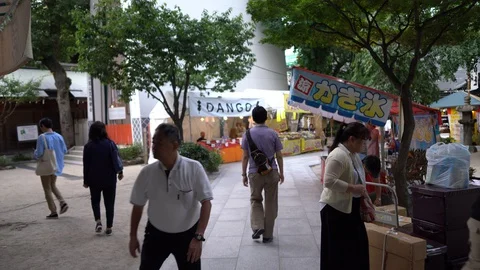 Stabilizer shot of local local stall inside Kushida Shrine during Hakata Gion 스톡 동영상 127912367