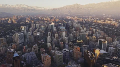 Stable sunset aerial over Apoquindo and Las Condes skyline Santiago Chile Vídeos de archivo 334637109