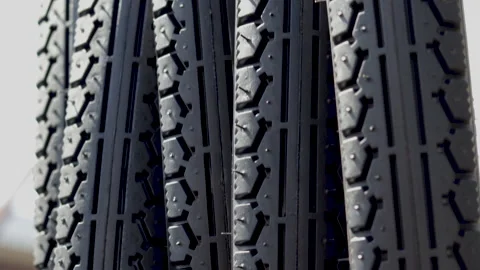 Stack of black replacement bike tires for sale Vidéo 201523036