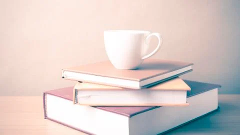 Stack of book with coffee cup Stockfoto's