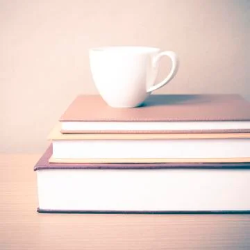 Stack of book with coffee cup Stockfoto's