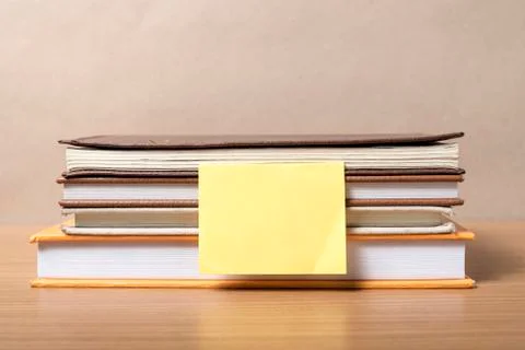 Stack of book with sticky note Foto stock